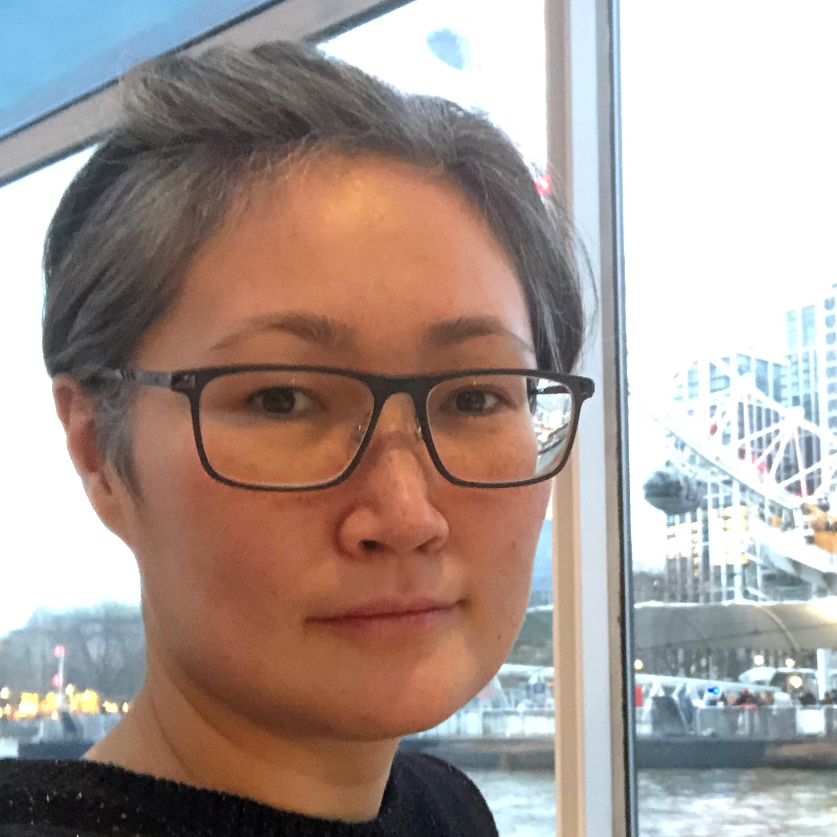 Headshot of Lola Askarova